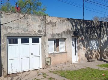 Casa · 60m² · 3 Ambientes · 1 Cochera · Venta Casa, Barrio Sur - Este