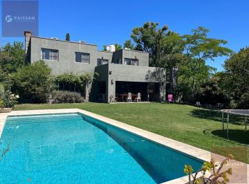 Casa · 300m² · 5 Ambientes · 2 Cocheras · Desde El 24 Dic Al 30 de Enero