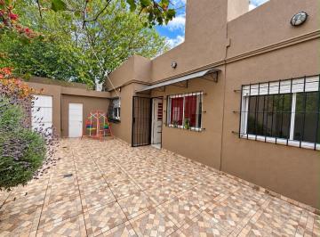 Casa · 120m² · 4 Ambientes · 2 Cocheras · Alquiler Casa 4 Ambientes con Cochera y Parrilla! - Ramos Mejía
