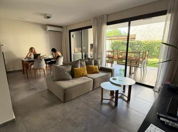Casa · 165m² · 5 Ambientes · 2 Cocheras · Duplex en Alquiler en Greenville 2 Amoblado
