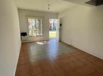 PH · 130m² · 4 Ambientes · 1 Cochera · Triplex en Alquiler - Barrio El Mirador - Hurlingham