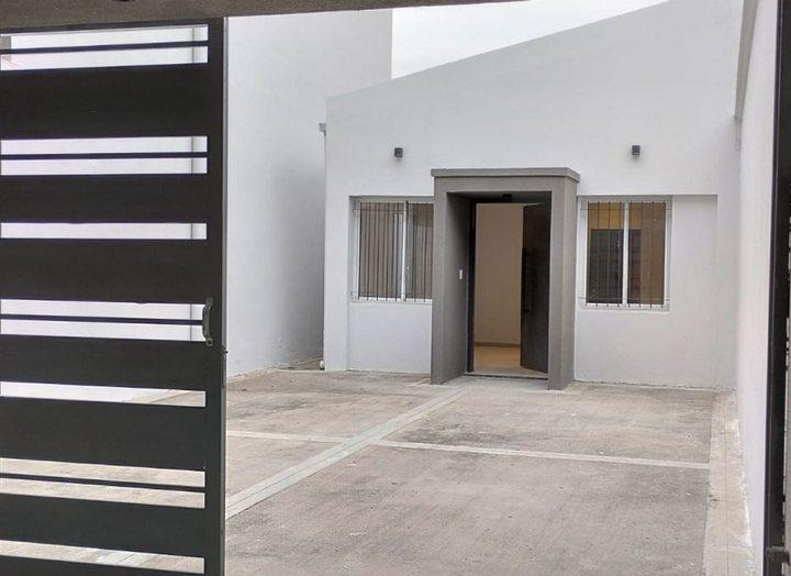 Casa · 2 Ambientes · 1 Cochera