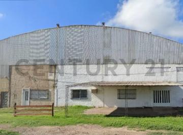 Bodega-Galpón · 340m² · 4 Ambientes · 2 Cocheras · En Venta Galpón con Oficinas - General Roca - Córdoba