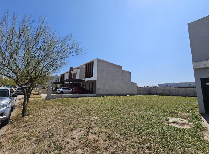 Terreno · 360m²