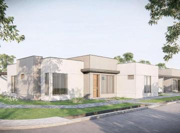 Casa de 4 ambientes, Maipú · Casa en Barrio Vista Michelo Financio / Permuto