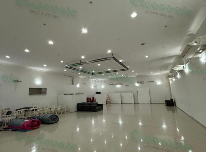 Local comercial · 420m² · 3 Ambientes