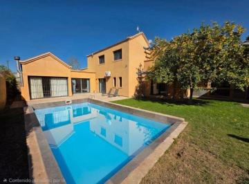 Casa · 250m² · 8 Ambientes · 2 Cocheras · Venta de Casa, San Francisco del Monte. Guaymallén