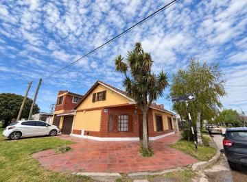Casa · 165m² · 3 Ambientes · 2 Cocheras · Chalet Apto Credito con Garaje Doble y Departamento - Barrio Lopez de Gomara