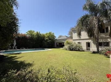 Casa · 396m² · 12 Ambientes · 2 Cocheras · Casa en Barrancas del Sur
