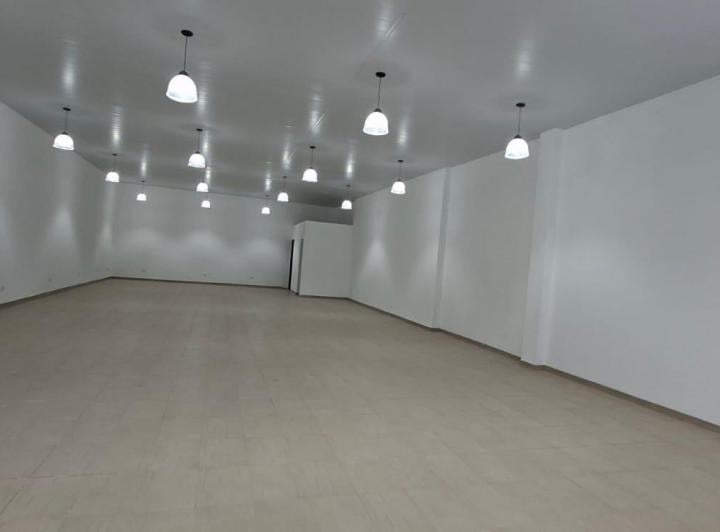Local comercial · 180m² · 1 Ambiente