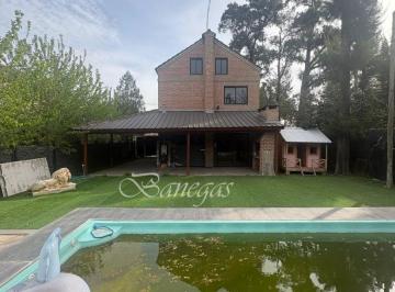 Casa de 4 ambientes, Esteban Echeverría · Venta Duplex en El Condominio Casuarinas 2