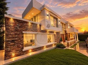 Campo · 280m² · 5 Ambientes · Casa en Arenas del Sur Importante Chalet en Venta en Barrio Privado Arenas del Sur
