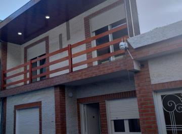 Casa en Alquiler de 3 ambientes Morón · Moron Sur: Alquiler Casa de 3ambientes Parrilla, Terraza