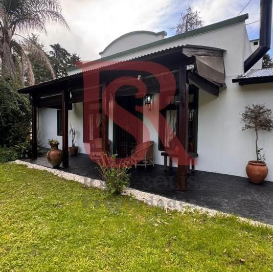 Casa · 100m² · 4 Ambientes · 1 Cochera