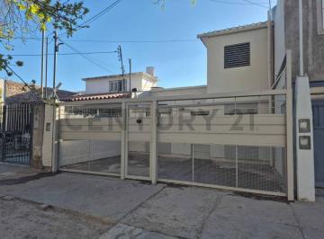 Casa · 134m² · 4 Ambientes · 2 Cocheras · Venta Casa Las Cañas, Dorrego