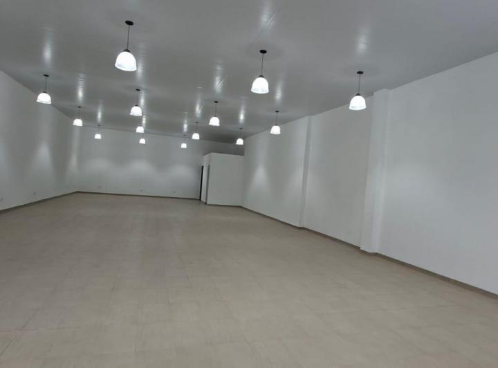 Local comercial · 180m² · 1 Ambiente