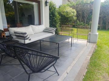 Casa · 160m² · 4 Dormitorios · Cuba Alquiler Enero en Una Planta!
