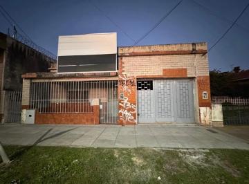 rs:ybyvdp0mxu8qkbyxyh4qtlke · Casa con Patio a Refaccionar en Lote Propio
