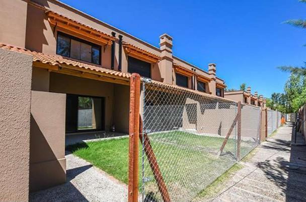 Casa · 200m² · 4 Ambientes · 1 Cochera
