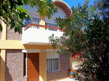 Casa de 3 ambientes, La Lucila del Mar · Dueño Vende Duplex 3 Amb con Parque 200 m del Mar