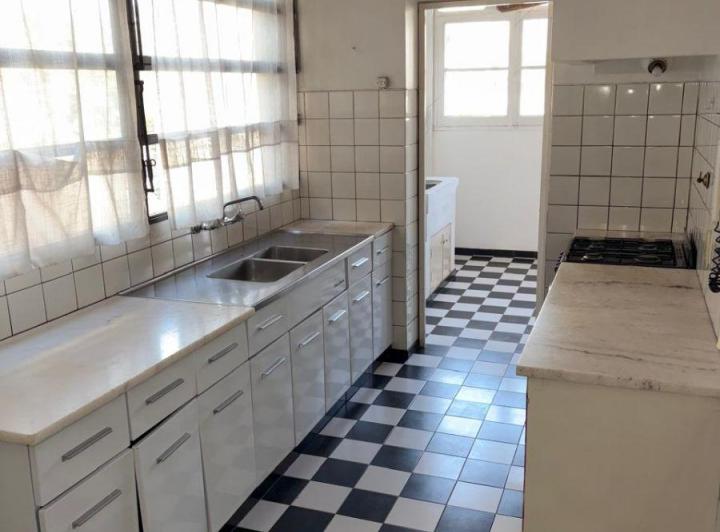 Departamento · 130m² · 8 Ambientes · 1 Cochera