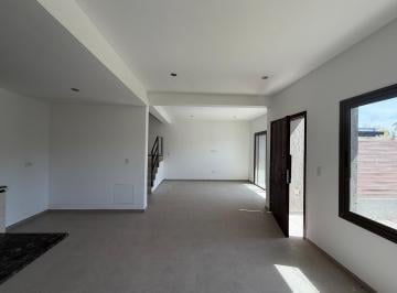 Casa · 96m² · 2 Dormitorios · 1 Cochera · Alquiler Duplex en Guaymallén