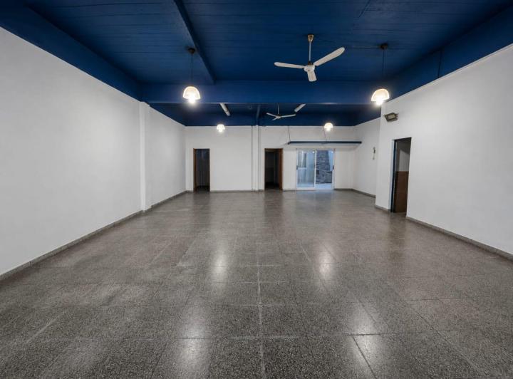 Local comercial · 318m²