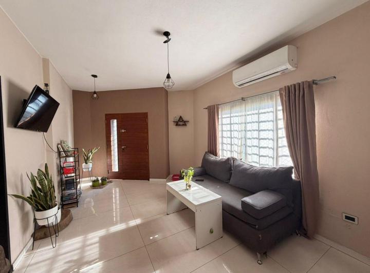 Casa · 130m² · 3 Ambientes · 2 Cocheras