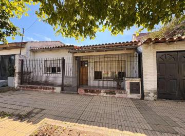 Casa · 105m² · 3 Ambientes · 1 Cochera · Casa 3 Ambientes en Venta Lomas de Zamora