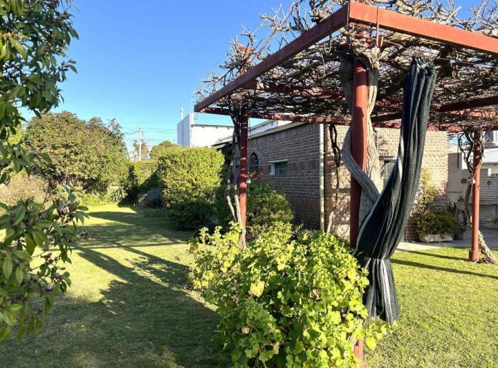 Casa · 140m² · 3 Ambientes · 1 Cochera