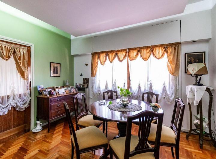 Casa · 190m² · 4 Ambientes · 1 Cochera