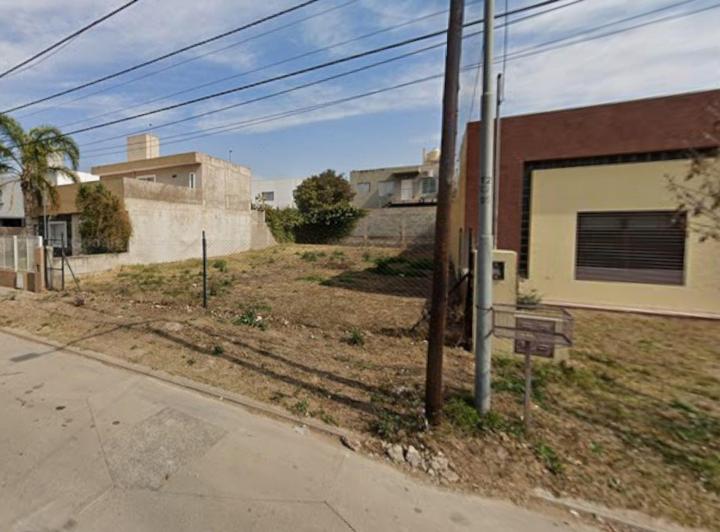 Terreno · 292m²