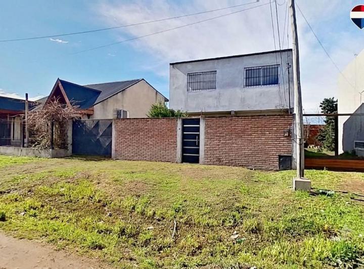 Casa · 90m² · 3 Ambientes · 2 Cocheras