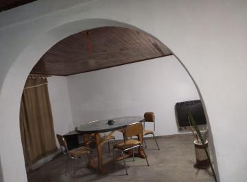 Casa · 92m² · 4 Ambientes · Casa en Venta Sobre Calle Amigorena