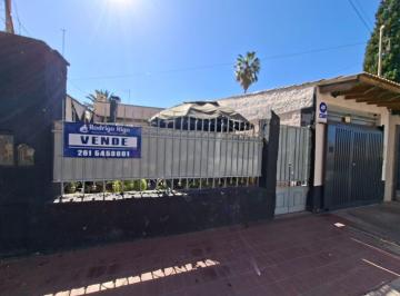 Casa de 2 ambientes, Ciudad de Mendoza · Excelente Casa con Galpón en Sexta Sección