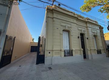 Casa · 8 Ambientes · 4 Cocheras · Casa de Categoría Sobre Av Mitre