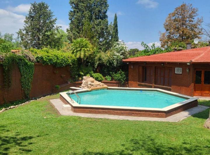 Casa · 400m² · 1 Ambiente · 2 Cocheras