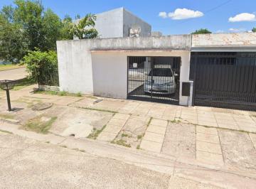 Casa · 120m² · 4 Ambientes · 1 Cochera · Venta de Casa en Corrientes Capital