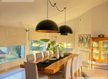 Casa · 600m² · 8 Ambientes · 2 Cocheras · Casa en Venta Fincas del Sur 1