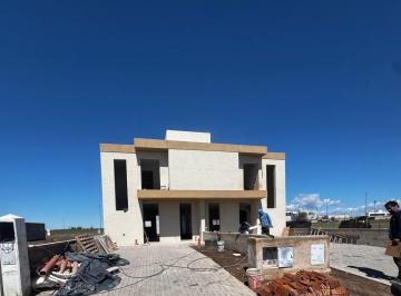 Casa de 9 ambientes, Córdoba · Duplex 3 Dor en Barrio Nobu Frente Espacio Verde Excelente Ubicación y Calidad