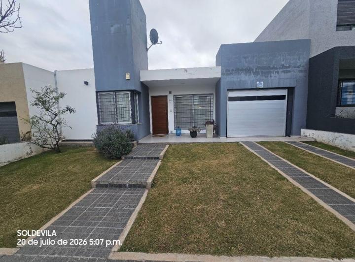 Casa · 140m² · 5 Ambientes