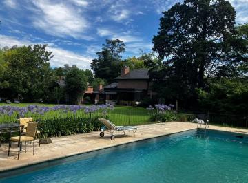Casa · 297m² · 5 Ambientes · 2 Cocheras · Casa en Venta en Golf Club Argentino con 4 Dorm. y Pileta