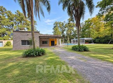 Casa · 210m² · 5 Ambientes · 2 Cocheras · Venta Casa La Lonja 4 Hab Quinch Pileta Lote 2170 m