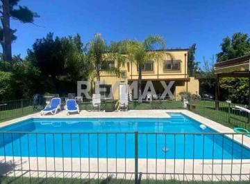 Casa · 186m² · 5 Ambientes · 3 Cocheras · Venta Casa 5 Amb Pileta Golfer´s C. C Pilar