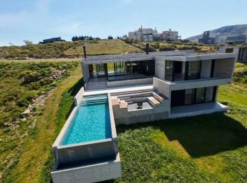 Casa · 270m² · 4 Ambientes · 2 Cocheras · Casa a Estrenar en Barrio Altos Aires – Tandil
