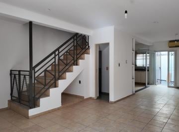 Casa · 90m² · 3 Ambientes · 1 Cochera · Alquiler | Amplio Dúplex 2 Dorm 2 Baños y Toilette con Cochera y Patio a m del Nuevo Centro - T