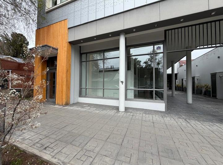 Local comercial · 166m²