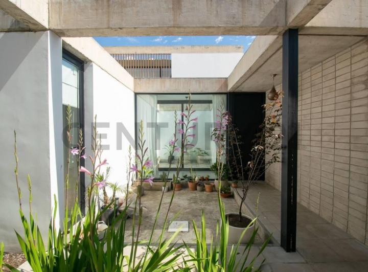 Casa · 117m² · 5 Ambientes · 2 Cocheras