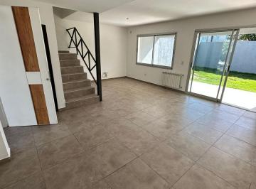 Casa · 165m² · 5 Ambientes · 1 Cochera · Duplex en Alquiler 3dorm Lomas de Manantiales