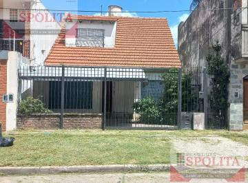 Casa · 327m² · 3 Ambientes · 1 Cochera · Casa en Jose León Suarez